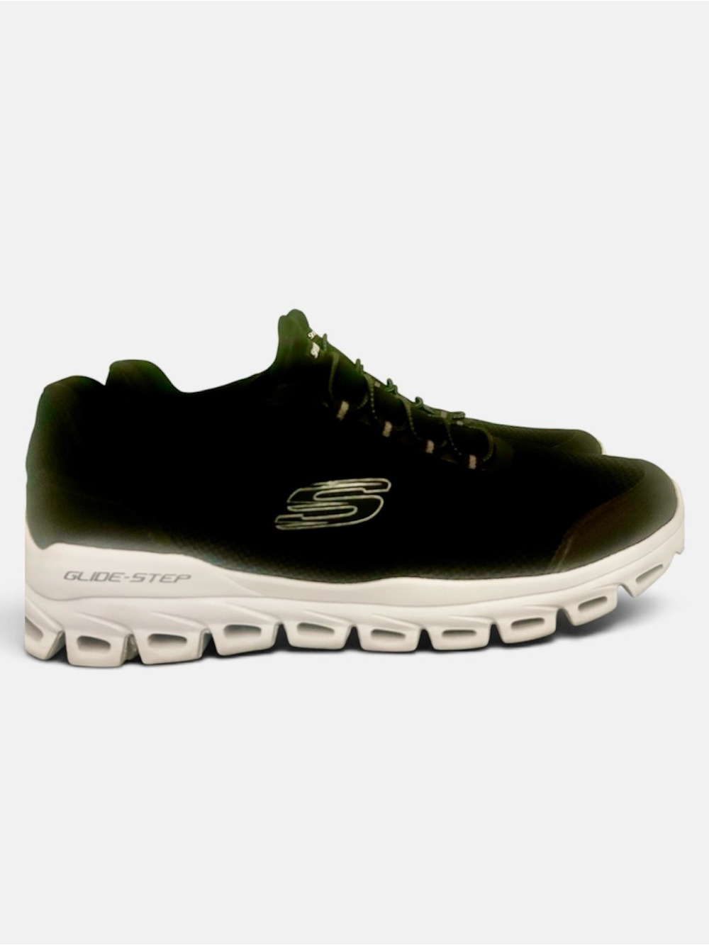 Skechers Men’s Glide Step Slip-On Size 12 Like New Black and Light Gray